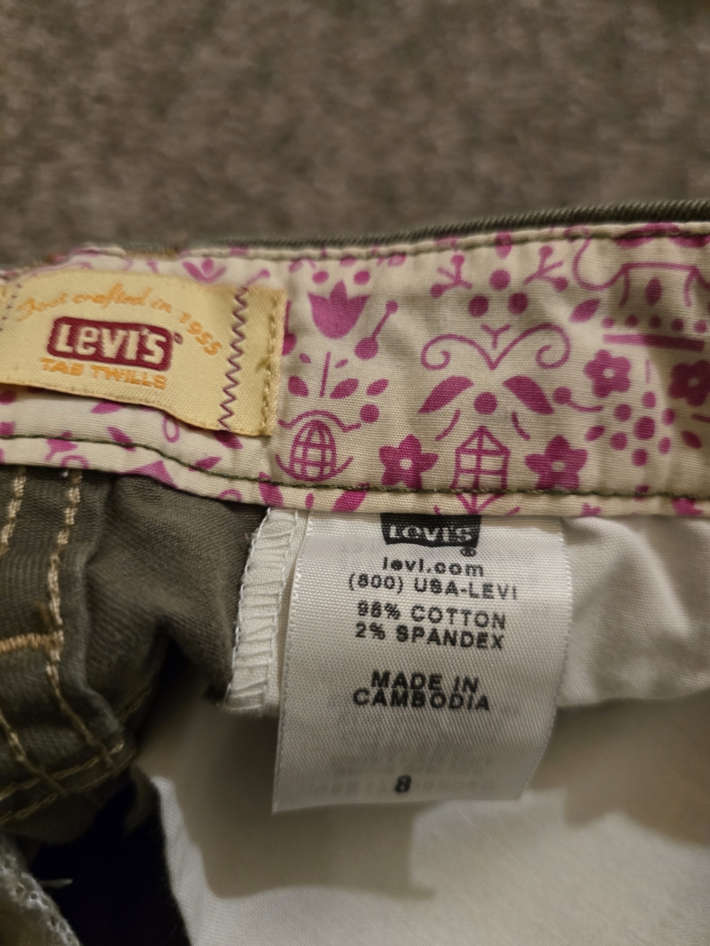 Levi's Olive Green Women's Bermuda Shorts 8 - Picture 3 of 6